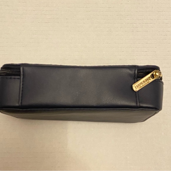 Missoni For Delta Case Only Amenity Blue Logo Zip Around Case. - Picture 2 of 4